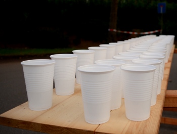 MFL_Foto_NL_2015_Becher (350x265) MFL_Foto_NL_2015_Becher (350x265)